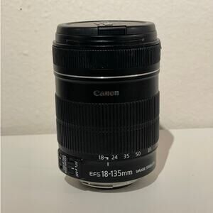 Canon DSLR Camera Zoom Lens  EF-S Mount 18-135mm 1:3.5 - 5.6 IS